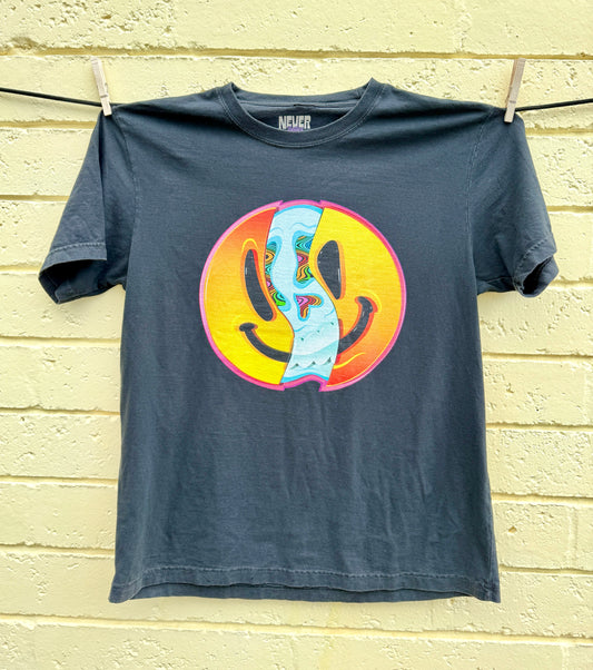 "Happy Twist" T-Shirt