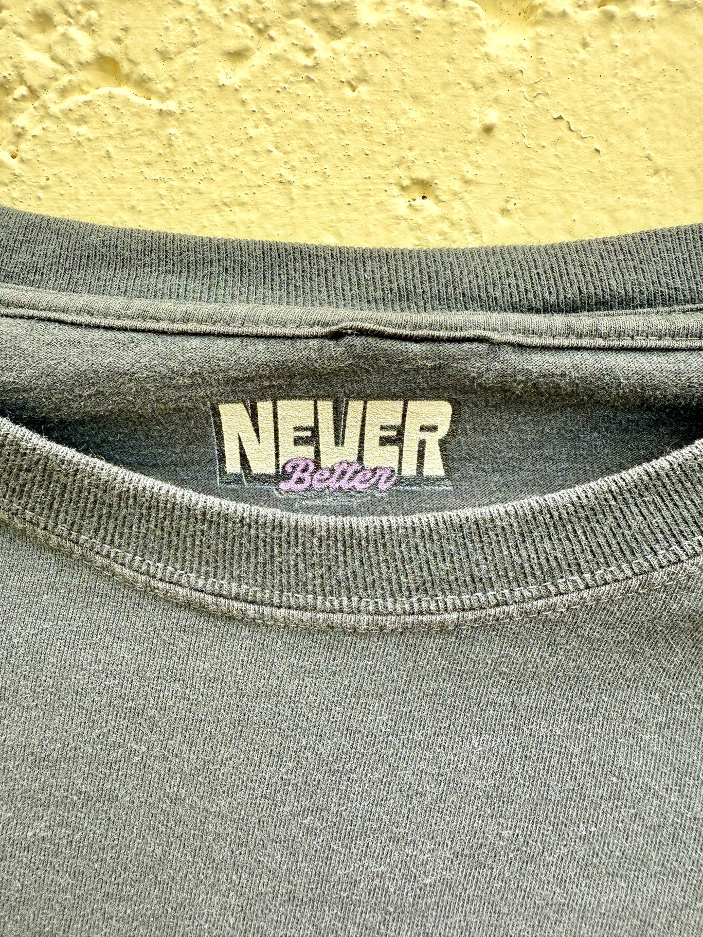 "Happy Twist" T-Shirt