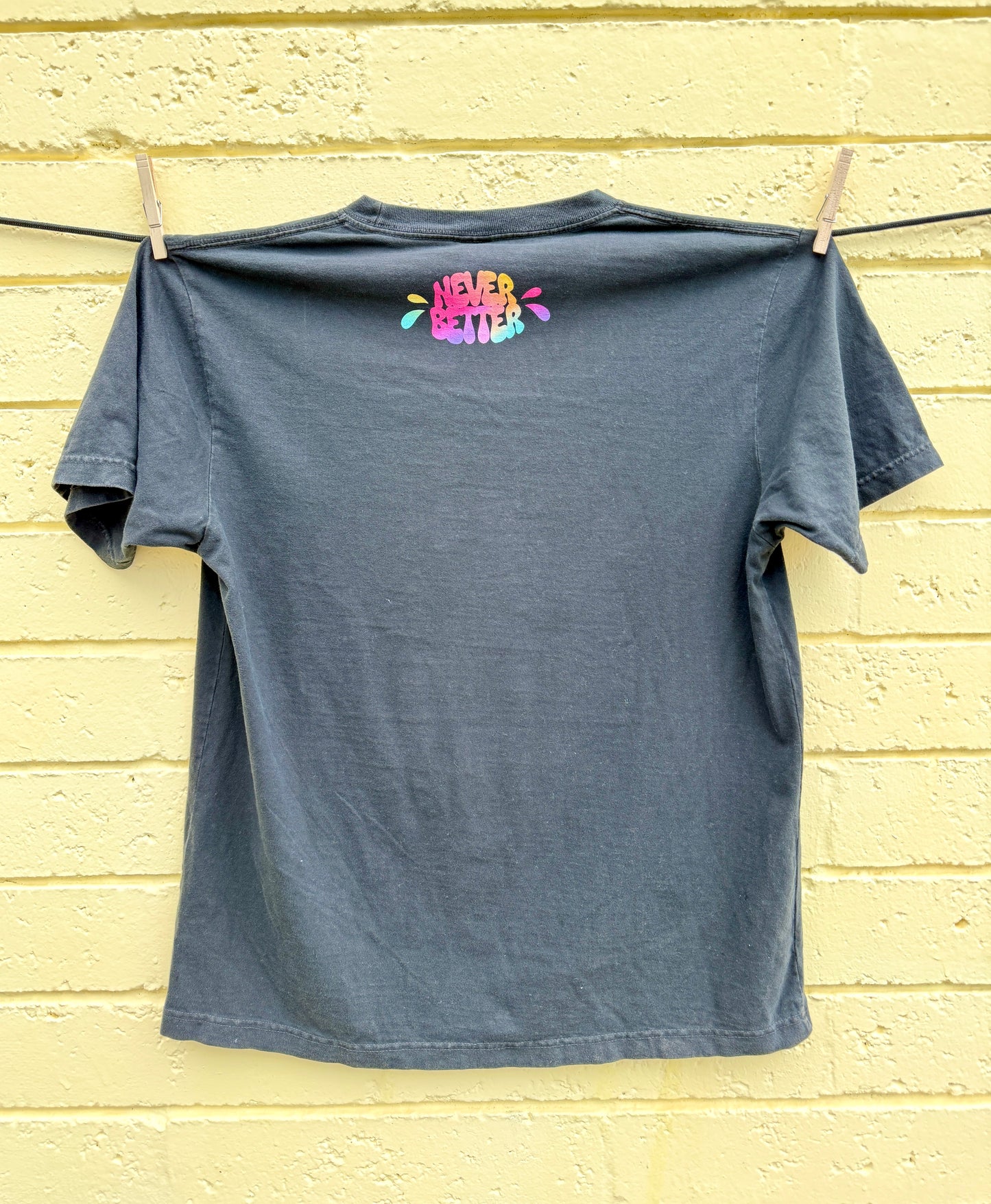"Happy Twist" T-Shirt