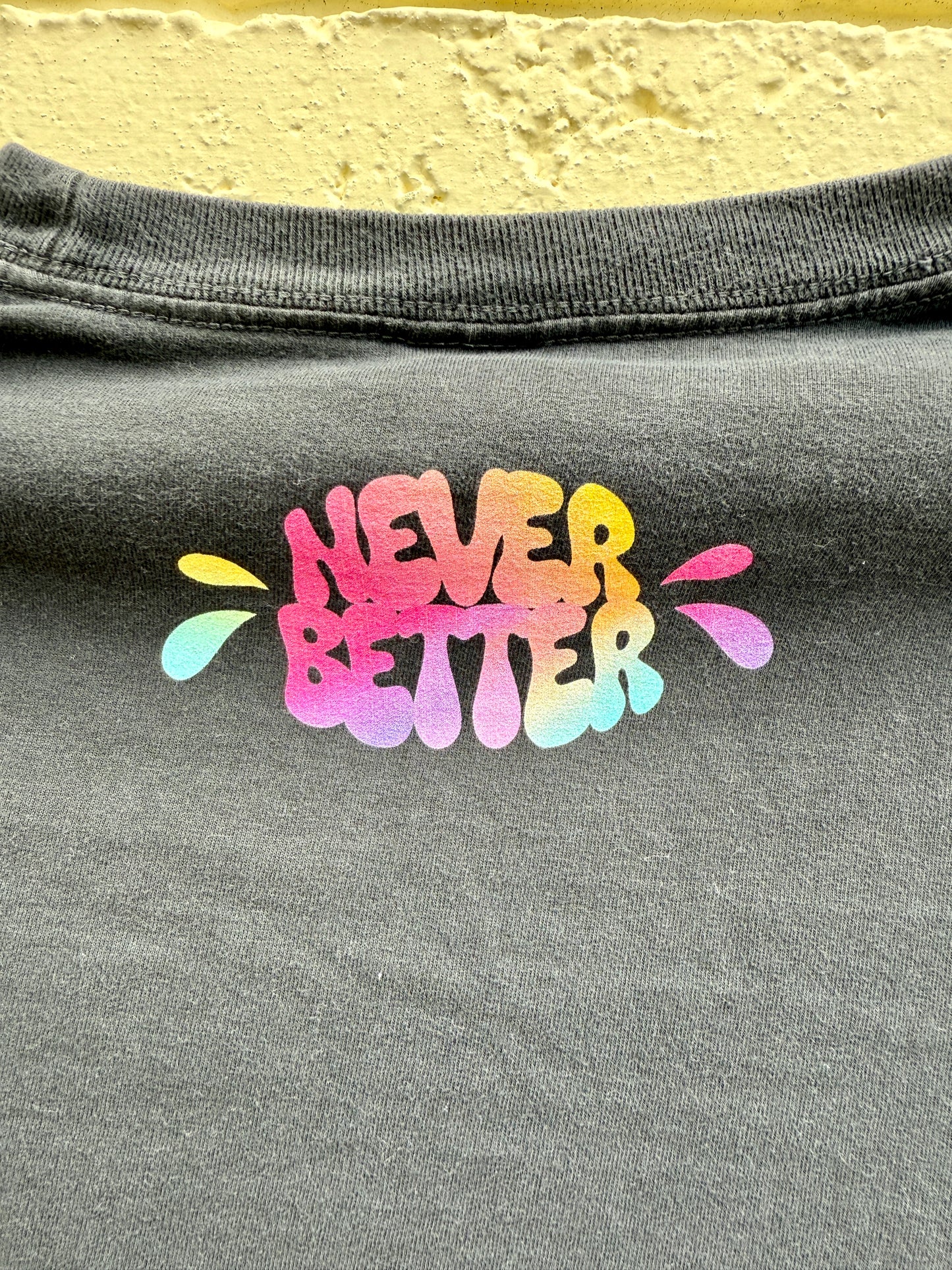 "Happy Twist" T-Shirt